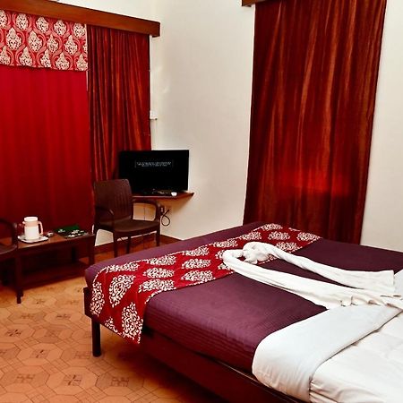 Swimsea Beach Resort, A Beach Property Panaji Exterior photo