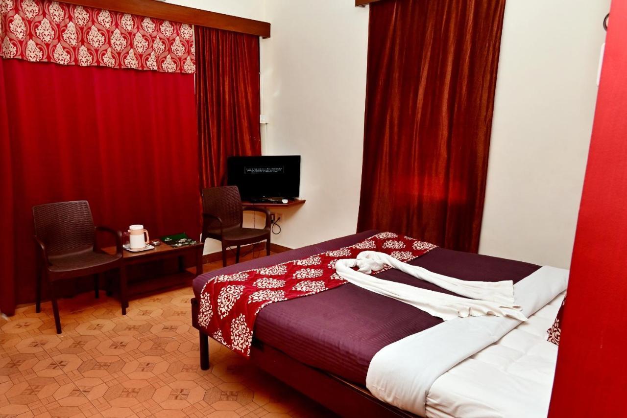 Swimsea Beach Resort, A Beach Property Panaji Exterior photo