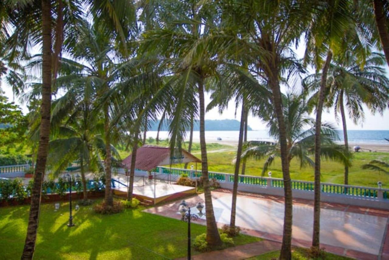 Swimsea Beach Resort, A Beach Property Panaji Exterior photo